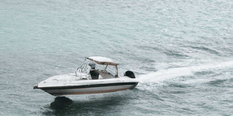 achat bateau a moteur