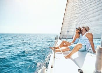Apprendre à conduire un Yacht : les astuces essentielles pour naviguer avec confiance